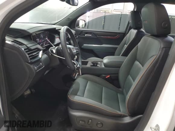 ✅ 2024 GMC Acadia AWD AT4 • VIN: 1GKENPKS1RJ163766 • Lot: 82437144. Wystawiony na Copart z przebiegiem 4 320 mil. Bezpłatny archiwum sprzedaży aukcyjnych z USA i szczegółowy raport historii pojazdu na DreamBid. Zdjęcie 7.