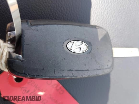 ✅ 2022 Hyundai Santa Fe SE • VIN: 5NMS14AJ7NH393037 • Lot: 42276818. Listed on IAAI with 77,656 mi. Free auction sales archive from the USA and detailed vehicle history report at DreamBid. Image 11.