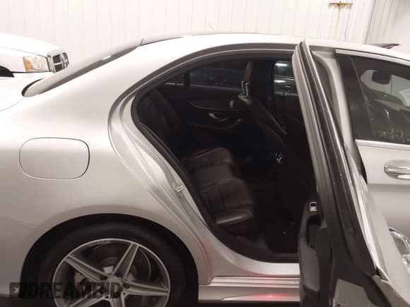 ✅ 2015 Mercedes-Benz C 300 • VIN: 55SWF4JB4FU052420 • Lot: 43378620. Listed on IAAI with 92,703 mi. Free auction sales archive from the USA and detailed vehicle history report at DreamBid. Image 8.