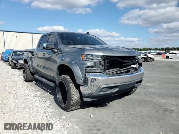 ✅ 2020 Chevrolet Silverado 1500 LT • VIN: 1GCRWCED8LZ157245 • Lot: 91548175. Wystawiony na Copart z przebiegiem 147 807 mil. Bezpłatny archiwum sprzedaży aukcyjnych z USA i szczegółowy raport historii pojazdu na DreamBid. Zdjęcie 13.