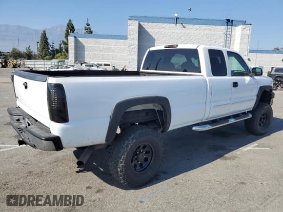 ✅ 2003 Chevrolet Silverado 2500HD LS • VIN: 1GCHC29U53E146154 • Лот: 72820474. Опубликован ранее на Copart с пробегом Не указан. Бесплатный доступ к архиву аукционных продаж из США и подробный отчёт об истории автомобиля на DreamBid. Изображение 3.