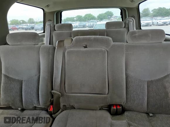 ✅ 2005 Chevrolet Suburban LT • VIN: 3GNEC16Z65G283149 • Лот: 55030225. Опубликован ранее на Copart с пробегом 164 340 миль. Бесплатный доступ к архиву аукционных продаж из США и подробный отчёт об истории автомобиля на DreamBid. Изображение 10.