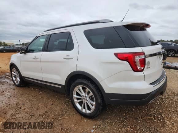 2018 Ford Explorer XLT z VIN 1FM5K7D82JGC62891, wystawiony jako Copart lot #85297175 z przebiegiem 140 079 mil mil oraz Szkoda całkowita • Salvage title. Historia ofert i sprzedaży dostępna na DreamBid. Obrazek 2.