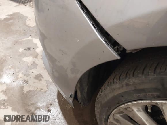 ✅ 2014 Acura RLX Technology • VIN: JH4KC1F55EC005059 • Lot: 42052486. Listed on IAAI with 201,098 mi. Free auction sales archive from the USA and detailed vehicle history report at DreamBid. Image 18.