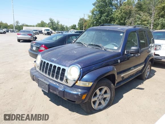 ✅ 2007 Jeep Liberty Limited • VIN: 1J4GL58K07W609860 • Lot: 43164839. Listed on IAAI with 164,735 mi. Free auction sales archive from the USA and detailed vehicle history report at DreamBid. Image 2.