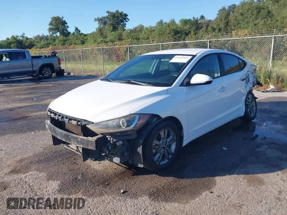 2018 Hyundai Elantra Value Edition с VIN 5NPD84LF1JH267038, выставлен на аукционе IAAI как лот 43446405 с пробегом 181 524 миль миль и . История ставок и продаж доступна на DreamBid. Изображение 18.