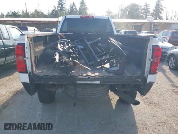 ✅ 2015 Chevrolet Silverado 2500HD Work Truck • VIN: 1GC0CUEG4FZ105505 • Лот: 43070720. Опубликован ранее на IAAI с пробегом Не указан. Бесплатный доступ к архиву аукционных продаж из США и подробный отчёт об истории автомобиля на DreamBid. Изображение 16.