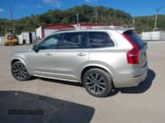 ✅ 2016 Volvo XC90 T6 Momentum • VIN: YV4A22PK6G1061999 • Lot: 43448508. Wystawiony na IAAI z przebiegiem 77 904 mil. Bezpłatny archiwum sprzedaży aukcyjnych z USA i szczegółowy raport historii pojazdu na DreamBid. Zdjęcie 15.