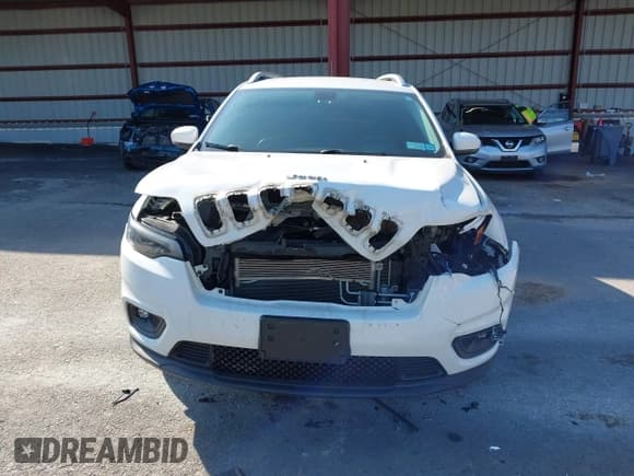 ✅ 2019 Jeep Cherokee Altitude • VIN: 1C4PJMLB9KD350772 • Lot: 41772250. Wystawiony na IAAI z przebiegiem 87 595 mil. Bezpłatny archiwum sprzedaży aukcyjnych z USA i szczegółowy raport historii pojazdu na DreamBid. Zdjęcie 6.