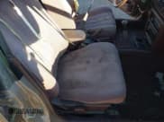 ✅ 1988 Toyota Camry • VIN: JT2SV21W4J0142371 • Lot: 41686987. Wystawiony na IAAI z przebiegiem 255 493 mil. Bezpłatny archiwum sprzedaży aukcyjnych z USA i szczegółowy raport historii pojazdu na DreamBid. Zdjęcie 5.