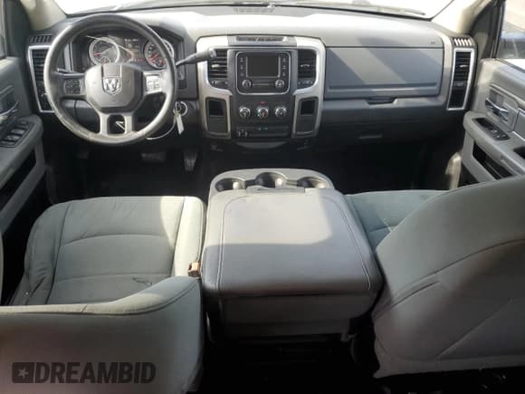 ✅ 2015 Ram 2500 SLT • VIN: 3C6TR4DT4FG573333 • Lot: 54758515. Wystawiony na Copart z przebiegiem 182 000 mil. Bezpłatny archiwum sprzedaży aukcyjnych z USA i szczegółowy raport historii pojazdu na DreamBid. Zdjęcie 8.