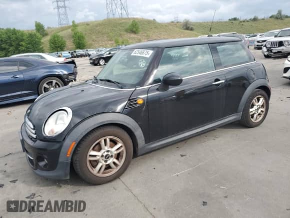 2013 MINI Hardtop with VIN WMWSU3C53DT549327, listed as a Copart auction lot 62546875 with 95,249 mi miles and Clean title. Bid and sale history available at DreamBid. Image 1.