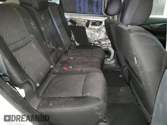 ✅ 2019 Nissan Rogue S • VIN: KNMAT2MV5KP519682 • Lot: 84617035. Wystawiony na Copart z przebiegiem 79 835 mil. Bezpłatny archiwum sprzedaży aukcyjnych z USA i szczegółowy raport historii pojazdu na DreamBid. Zdjęcie 11.