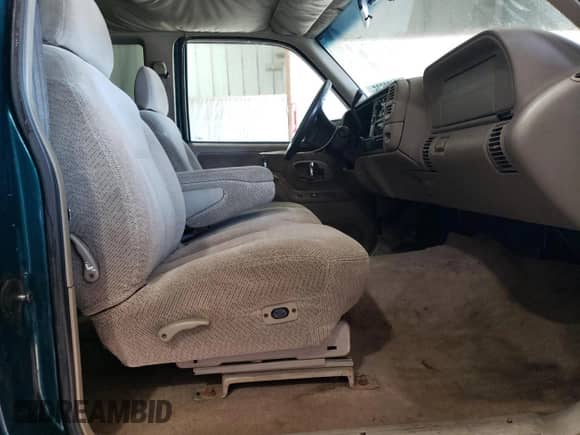 1998 Chevrolet Silverado 1500 with VIN 1GCEK19RXWE115952, listed as a Copart auction lot 87422535 with 248,499 mi miles and Salvage title. Bid and sale history available at DreamBid. Image 10.