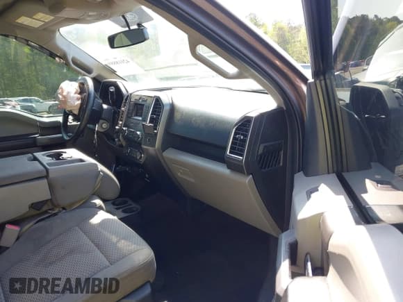 ✅ 2016 Ford F-150 XL • VIN: 1FTEW1CF0GFC55216 • Лот: 42018889. Опубликован ранее на IAAI с пробегом 199 132 миль. Бесплатный доступ к архиву аукционных продаж из США и подробный отчёт об истории автомобиля на DreamBid. Изображение 5.