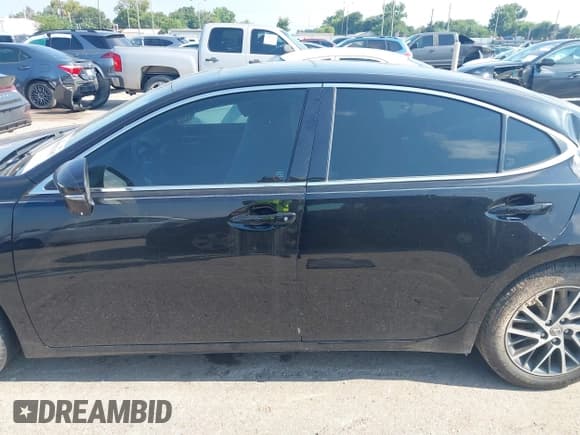 ✅ 2018 Lexus ES 350 • VIN: 58ABK1GG5JU098646 • Lot: 43025195. Listed on IAAI with 82,051 mi. Free auction sales archive from the USA and detailed vehicle history report at DreamBid. Image 13.