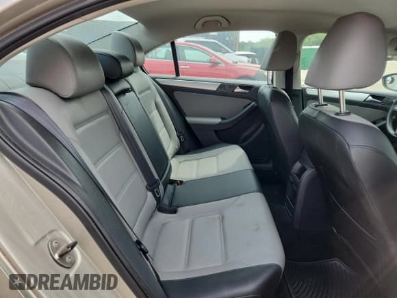 ✅ 2013 Volkswagen Jetta Hybrid SEL Premium • VIN: 3VW637AJ4DM255512 • Lot: 66486265. Wystawiony na Copart z przebiegiem 80 650 mil. Bezpłatny archiwum sprzedaży aukcyjnych z USA i szczegółowy raport historii pojazdu na DreamBid. Zdjęcie 10.