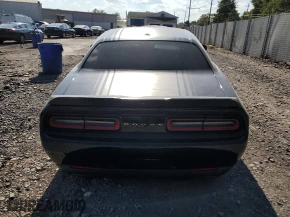 2017 Dodge Challenger 392 Hemi Scat Pack Shaker с VIN 2C3CDZFJ2HH584631, выставлен на аукционе Copart как лот 71422015 с пробегом Не указан миль и Списание • Salvage title. История ставок и продаж доступна на DreamBid. Изображение 6.