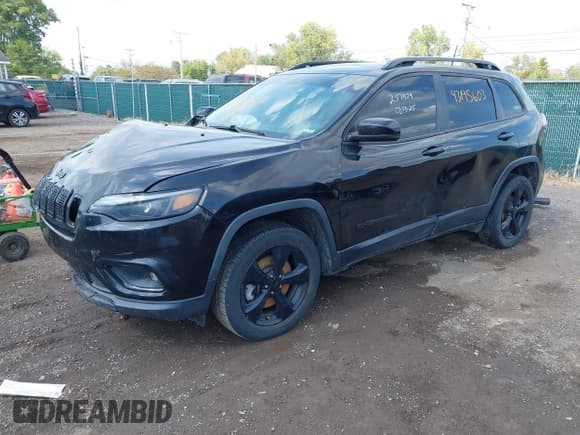 ✅ 2019 Jeep Cherokee Latitude Plus • VIN: 1C4PJLLX6KD326290 • Лот: 43195603. Опубликован ранее на IAAI с пробегом 109 670 миль. Бесплатный доступ к архиву аукционных продаж из США и подробный отчёт об истории автомобиля на DreamBid. Изображение 2.
