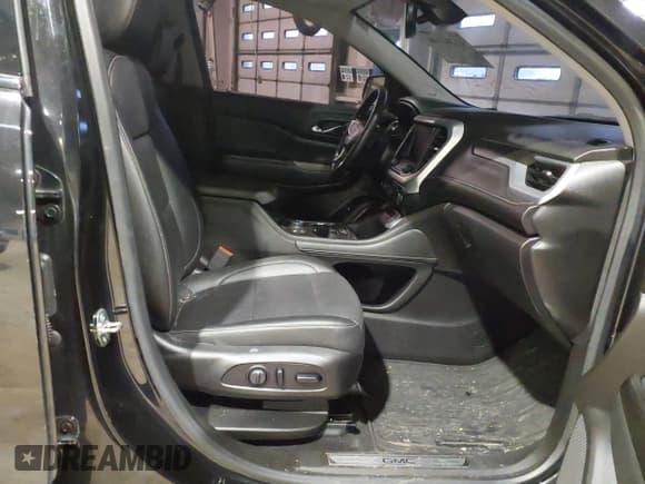 ✅ 2021 GMC Acadia SLT • VIN: 1GKKNULS9MZ210245 • Lot: 41282144. Wystawiony na IAAI z przebiegiem 56 052 mil. Bezpłatny archiwum sprzedaży aukcyjnych z USA i szczegółowy raport historii pojazdu na DreamBid. Zdjęcie 5.