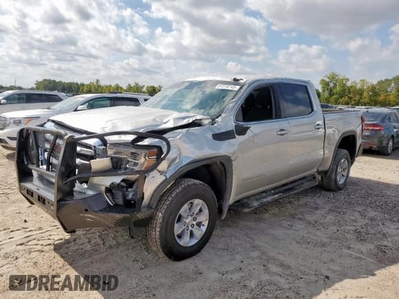 ✅ 2022 GMC Sierra 1500 SLE • VIN: 3GTP9BEKXNG151571 • Лот: 87270745. Опубликован ранее на Copart с пробегом Не указан. Бесплатный доступ к архиву аукционных продаж из США и подробный отчёт об истории автомобиля на DreamBid. Изображение 1.