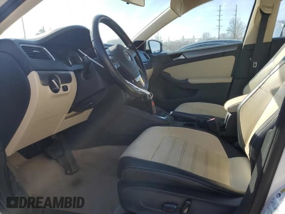 ✅ 2013 Volkswagen Jetta SEL • VIN: 3VWLX7AJ2DM402059 • Lot: 43459935. Listed on Copart with 175,130 mi. Free auction sales archive from the USA and detailed vehicle history report at DreamBid. Image 7.