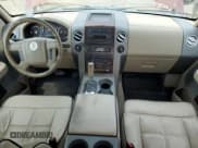 ✅ 2006 Lincoln Mark LT • VIN: 5LTPW18546FJ13293 • Лот: 66082984. Опубликован ранее на Copart с пробегом 168 440 миль. Бесплатный доступ к архиву аукционных продаж из США и подробный отчёт об истории автомобиля на DreamBid. Изображение 8.