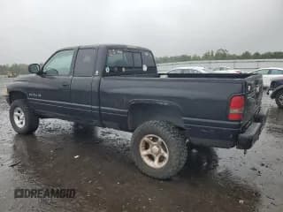 ✅ 2001 Dodge 1500 • VIN: 3B7HF13Y71G776289 • Лот: 71162624. Опубликован ранее на Copart с пробегом Не указан. Бесплатный доступ к архиву аукционных продаж из США и подробный отчёт об истории автомобиля на DreamBid. Изображение 2.