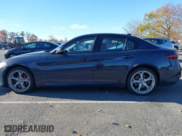 ✅ 2019 Alfa Romeo Giulia Ti Sport • VIN: ZARFANBN5K7603698 • Лот: 43600712. Опубликован ранее на IAAI с пробегом 65 912 миль. Бесплатный доступ к архиву аукционных продаж из США и подробный отчёт об истории автомобиля на DreamBid. Изображение 14.