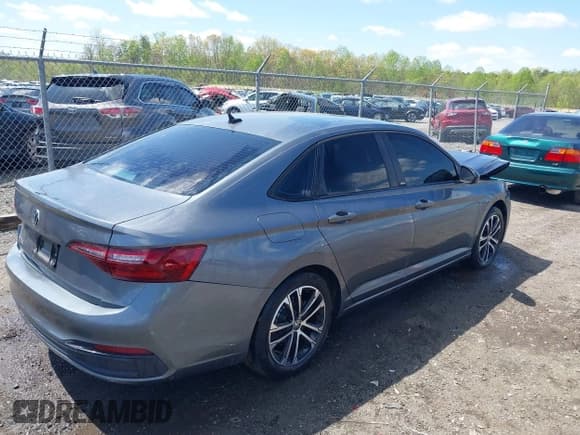 ✅ 2023 Volkswagen Jetta Sport • VIN: 3VWAM7BUXPM017233 • Lot: 41987067. Listed on IAAI with 47,371 mi. Free auction sales archive from the USA and detailed vehicle history report at DreamBid. Image 4.