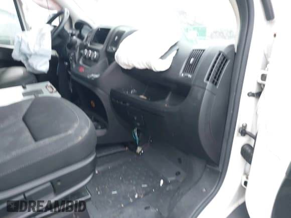 ✅ 2014 Ram ProMaster Cargo • VIN: 3C6TRVAG8EE108464 • Lot: 41743153. Wystawiony na IAAI z przebiegiem 132 749 mil. Bezpłatny archiwum sprzedaży aukcyjnych z USA i szczegółowy raport historii pojazdu na DreamBid. Zdjęcie 5.