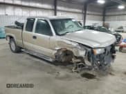 ✅ 2006 Chevrolet Silverado 2500HD LS • VIN: 1GCHK29G36E134019 • Lot: 54119355. Wystawiony na Copart z przebiegiem 324 388 mil. Bezpłatny archiwum sprzedaży aukcyjnych z USA i szczegółowy raport historii pojazdu na DreamBid. Zdjęcie 4.