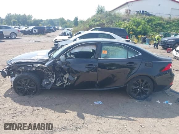 ✅ 2014 Lexus IS 250 • VIN: JTHCF1D26E5006813 • Lot: 43212357. Listed on IAAI with 204,270 mi. Free auction sales archive from the USA and detailed vehicle history report at DreamBid. Image 14.