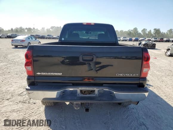 ✅ 2003 Chevrolet Silverado 2500HD LS • VIN: 1GCHC29183E114983 • Lot: 75506984. Wystawiony na Copart z przebiegiem 148 474 mil. Bezpłatny archiwum sprzedaży aukcyjnych z USA i szczegółowy raport historii pojazdu na DreamBid. Zdjęcie 6.