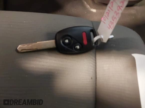 ✅ 2011 Honda CR-V LX • VIN: 5J6RE4H33BL017658 • Лот: 43522860. Опубликован ранее на IAAI с пробегом 182 963 миль. Бесплатный доступ к архиву аукционных продаж из США и подробный отчёт об истории автомобиля на DreamBid. Изображение 11.