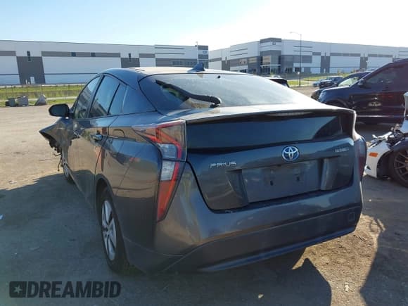 ✅ 2017 Toyota Prius Three • VIN: JTDKARFU0H3032221 • Лот: 43383404. Опубликован ранее на IAAI с пробегом 203 223 миль. Бесплатный доступ к архиву аукционных продаж из США и подробный отчёт об истории автомобиля на DreamBid. Изображение 3.