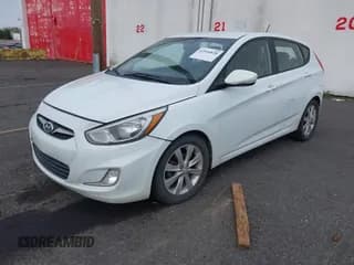 ✅ 2013 Hyundai Accent SE • VIN: KMHCU5AE2DU087466 • Lot: 43594828. Wystawiony na IAAI z przebiegiem 181 627 mil. Bezpłatny archiwum sprzedaży aukcyjnych z USA i szczegółowy raport historii pojazdu na DreamBid. Zdjęcie 2.