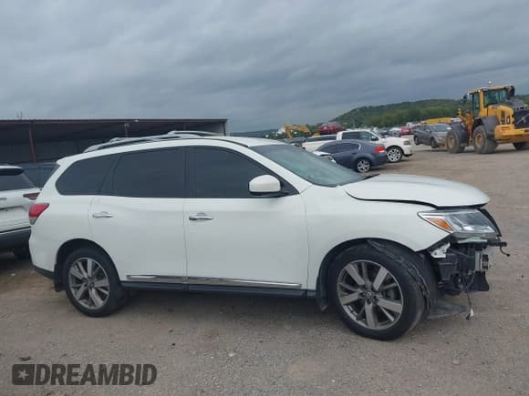 ✅ 2014 Nissan Pathfinder Platinum • VIN: 5N1AR2MNXEC716367 • Lot: 43278359. Listed on IAAI with 156,116 mi. Free auction sales archive from the USA and detailed vehicle history report at DreamBid. Image 13.