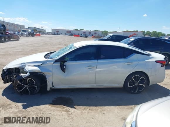 ✅ 2023 Nissan Altima SR • VIN: 1N4BL4CW2PN313027 • Lot: 42889114. Listed on IAAI with 46,418 mi. Free auction sales archive from the USA and detailed vehicle history report at DreamBid. Image 14.