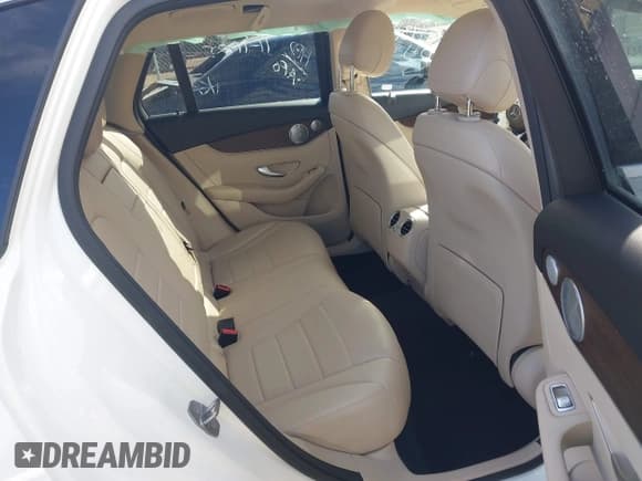 ✅ 2020 Mercedes-Benz GLC 300 • VIN: WDC0G8EB2LF745431 • Lot: 43694436. Wystawiony na IAAI z przebiegiem 47 001 mil. Bezpłatny archiwum sprzedaży aukcyjnych z USA i szczegółowy raport historii pojazdu na DreamBid. Zdjęcie 8.