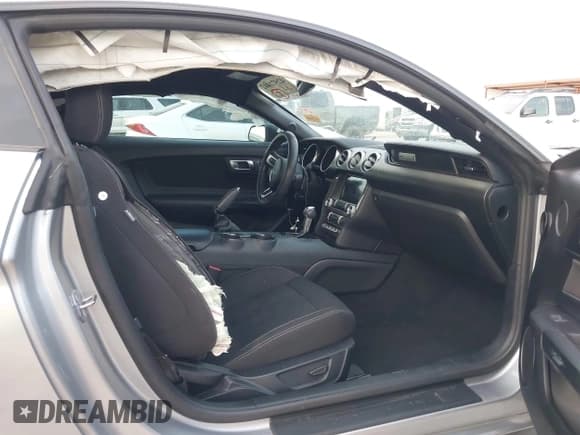 ✅ 2021 Ford Mustang EcoBoost • VIN: 1FA6P8TH6M5134077 • Lot: 42571442. Wystawiony na IAAI z przebiegiem 92 397 mil. Bezpłatny archiwum sprzedaży aukcyjnych z USA i szczegółowy raport historii pojazdu na DreamBid. Zdjęcie 5.