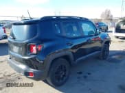 ✅ 2019 Jeep Renegade Latitude • VIN: ZACNJBBB0KPK24375 • Лот: 43779285. Опубликован ранее на IAAI с пробегом 290 048 миль. Бесплатный доступ к архиву аукционных продаж из США и подробный отчёт об истории автомобиля на DreamBid. Изображение 4.