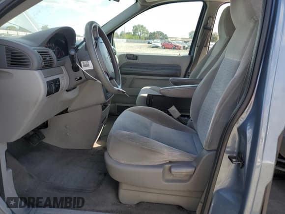 ✅ 2004 Ford Freestar SE • VIN: 2FMZA51694BB31285 • Lot: 86106025. Wystawiony na Copart z przebiegiem 185 777 mil. Bezpłatny archiwum sprzedaży aukcyjnych z USA i szczegółowy raport historii pojazdu na DreamBid. Zdjęcie 7.