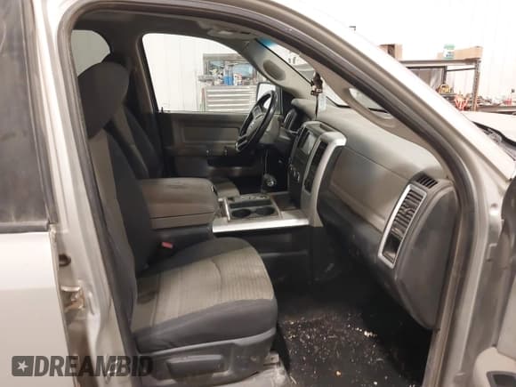 ✅ 2010 Dodge 1500 SLT • VIN: 1D7RV1CT2AS186351 • Lot: 40940549. Wystawiony na IAAI z przebiegiem 170 165 mil. Bezpłatny archiwum sprzedaży aukcyjnych z USA i szczegółowy raport historii pojazdu na DreamBid. Zdjęcie 5.