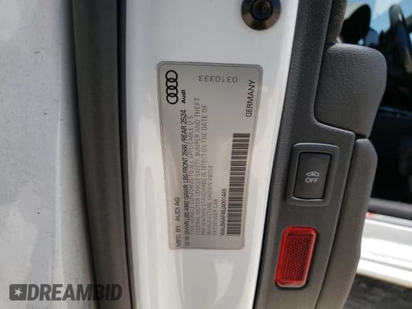 ✅ 2018 Audi S4 Premium Plus • VIN: WAUB4AF48JA001449 • Лот: 63369123. Опубликован ранее на Copart с пробегом 85 789 миль. Бесплатный доступ к архиву аукционных продаж из США и подробный отчёт об истории автомобиля на DreamBid. Изображение 13.