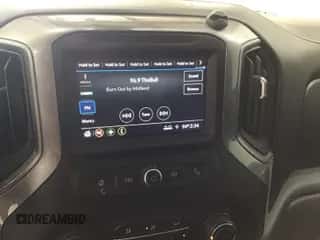 2019 Chevrolet Silverado 1500 Custom Trail Boss z VIN 1GCPYCEF0KZ195392, wystawiony jako IAAI lot #42910828 z przebiegiem 85 809 mil mil oraz . Historia ofert i sprzedaży dostępna na DreamBid. Obrazek 1.