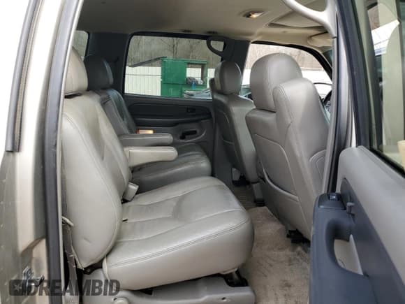 ✅ 2003 Chevrolet Suburban LT • VIN: 3GNEC16Z23G153849 • Лот: 47568305. Опубликован ранее на Copart с пробегом 244 990 миль. Бесплатный доступ к архиву аукционных продаж из США и подробный отчёт об истории автомобиля на DreamBid. Изображение 12.