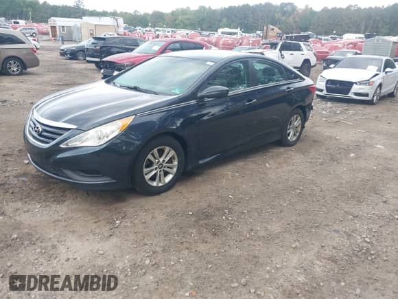 2014 Hyundai Sonata GLS with VIN 5NPEB4AC6EH896797, listed as a IAAI auction lot 43310178 with 175,233 mi miles and . Bid and sale history available at DreamBid. Image 2.
