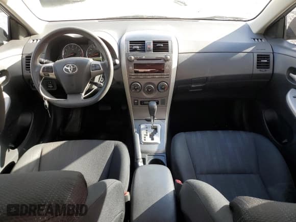 ✅ 2011 Toyota Corolla S • VIN: 2T1BU4EE6BC584101 • Лот: 82670265. Опубликован ранее на Copart с пробегом 140 275 миль. Бесплатный доступ к архиву аукционных продаж из США и подробный отчёт об истории автомобиля на DreamBid. Изображение 8.