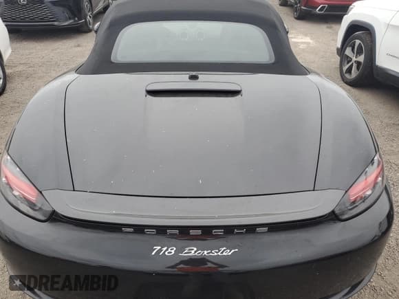 ✅ 2018 Porsche 718 Boxster • VIN: WP0CA2A81JS211076 • Lot: 74637194. Listed on Copart with Not provided. Free auction sales archive from the USA and detailed vehicle history report at DreamBid. Image 10.